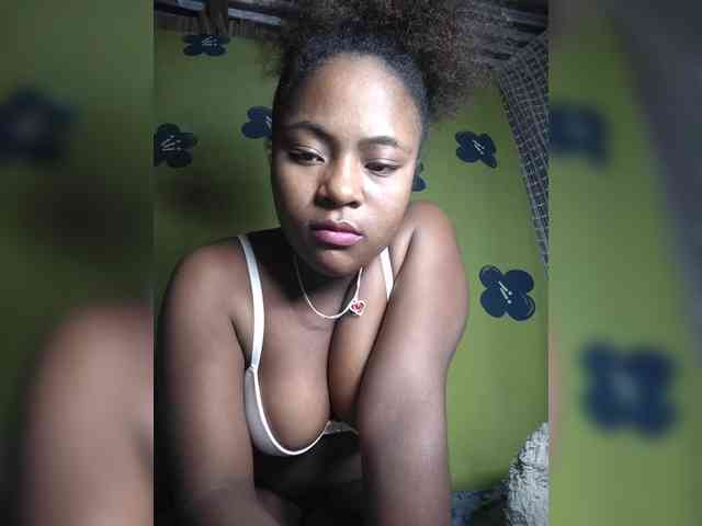 Mathildahh webcam