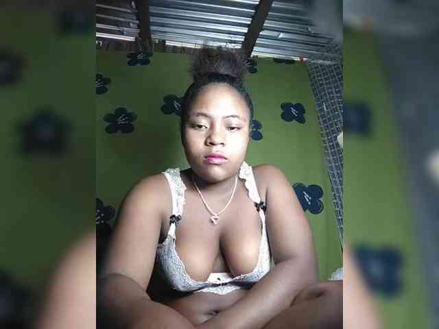 Mathildahh webcam