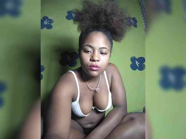 Mathildahh webcam