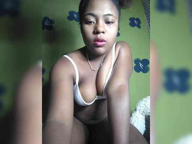 Mathildahh webcam