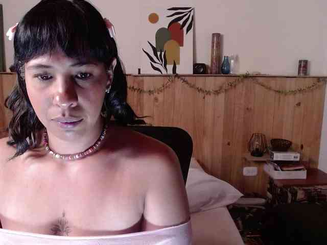 Ivonne-collins33 webcam