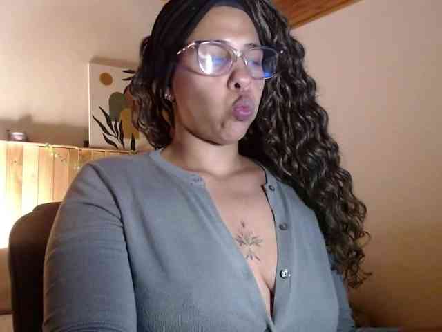 Ivonne-collins33 webcam