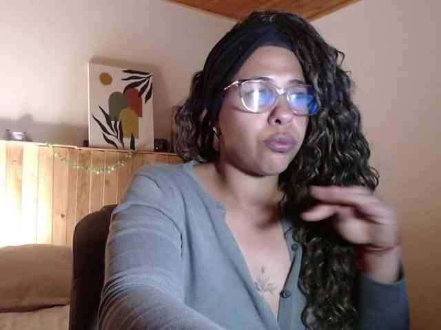 Ivonne-collins33 webcam