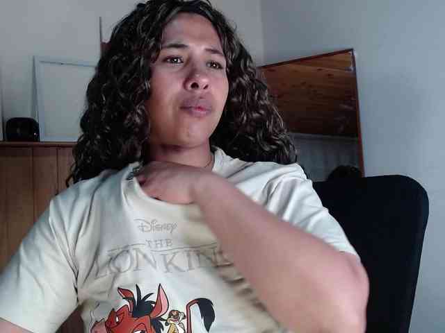 Ivonne-collins33 webcam