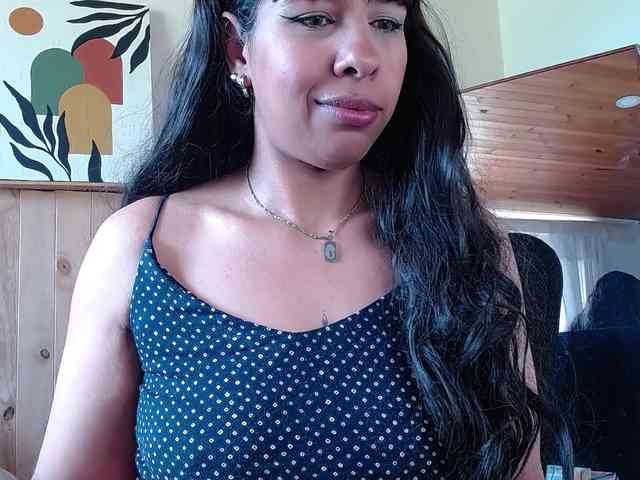 Ivonne-collins33 webcam