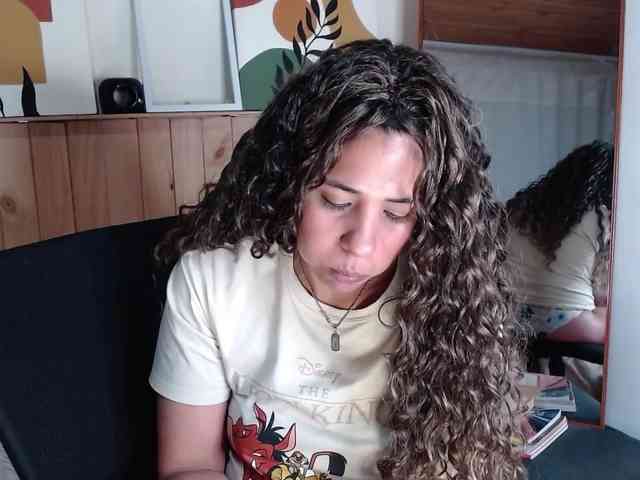 Ivonne-collins33 webcam