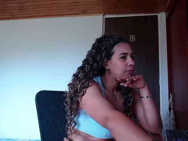 Ivonne-collins33 webcam