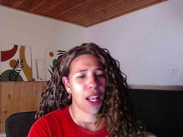 Ivonne-collins33 webcam