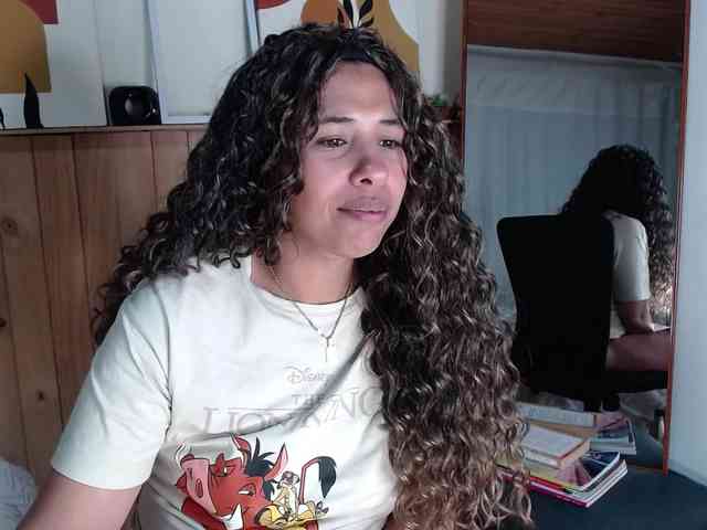 Ivonne-collins33 webcam