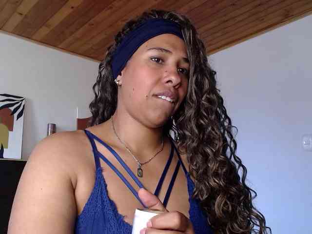 Ivonne-collins33 webcam