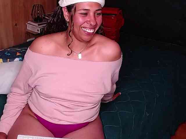 Ivonne-collins33 webcam