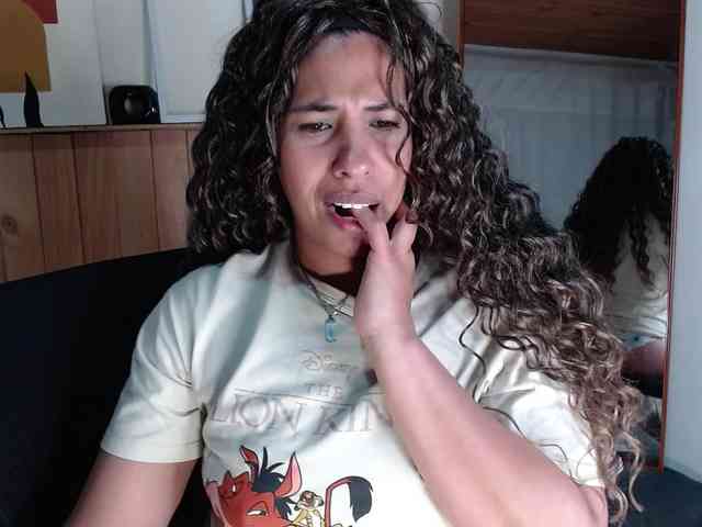Ivonne-collins33 webcam
