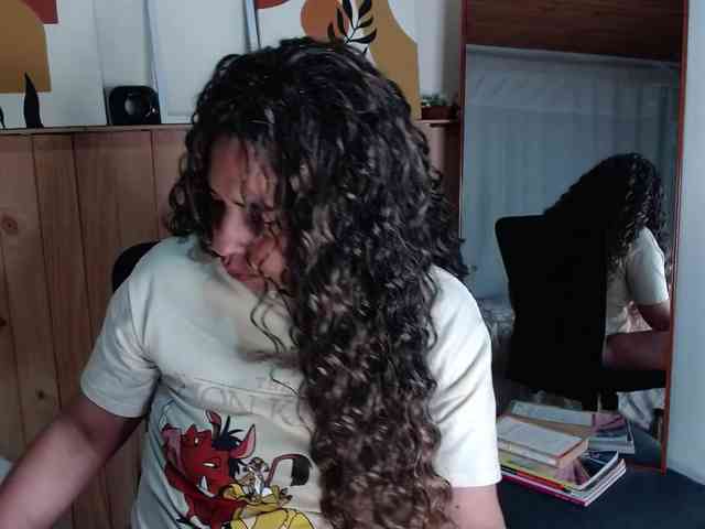 Ivonne-collins33 webcam