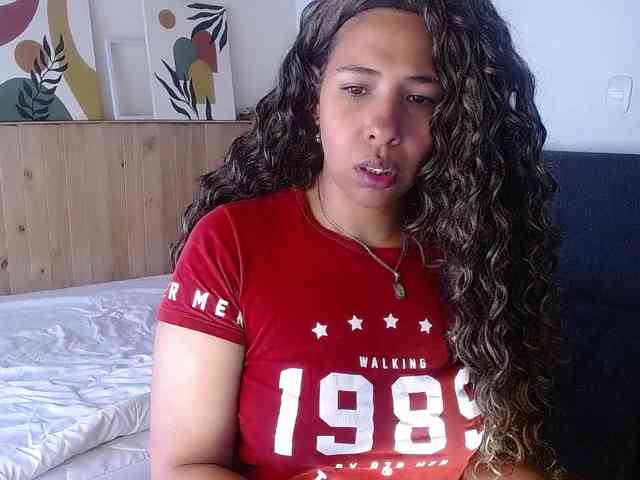 Ivonne-collins33 webcam