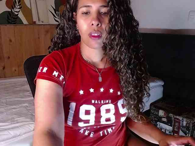 Ivonne-collins33 webcam