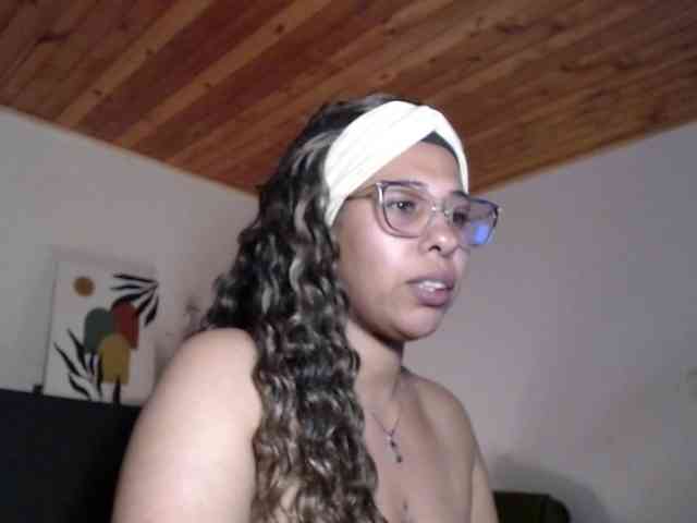 Ivonne-collins33 webcam