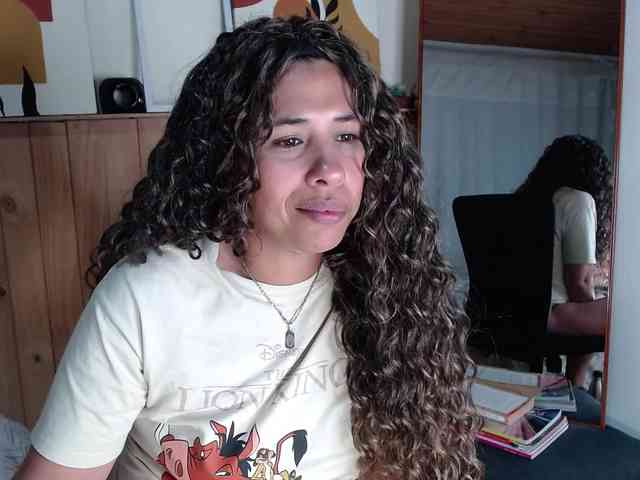 Ivonne-collins33 webcam