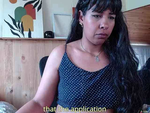 Ivonne-collins33 webcam