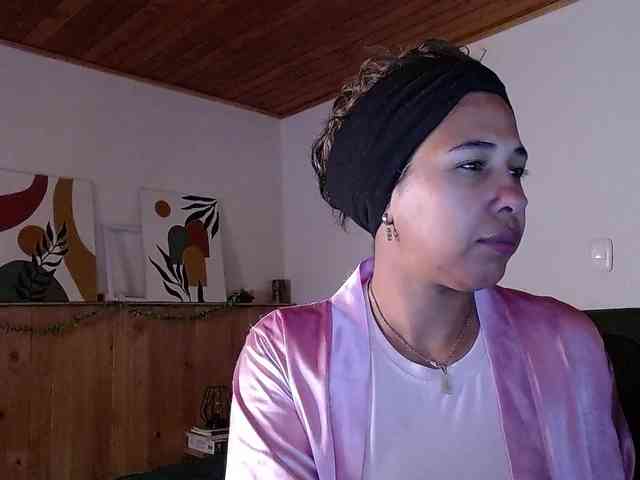 Ivonne-collins33 webcam