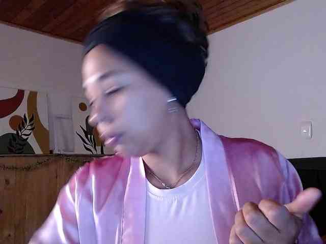 Ivonne-collins33 webcam