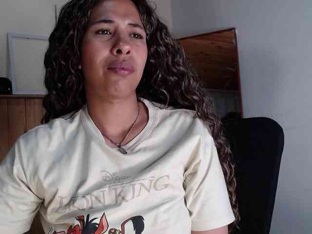Ivonne-collins33 webcam