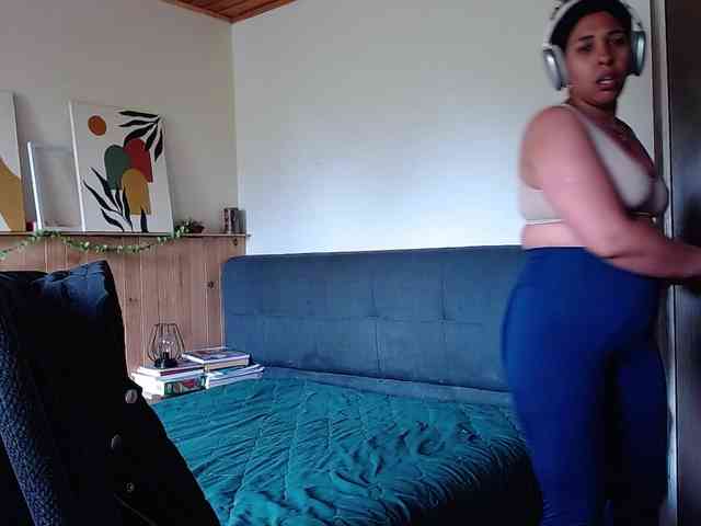 Ivonne-collins33 webcam