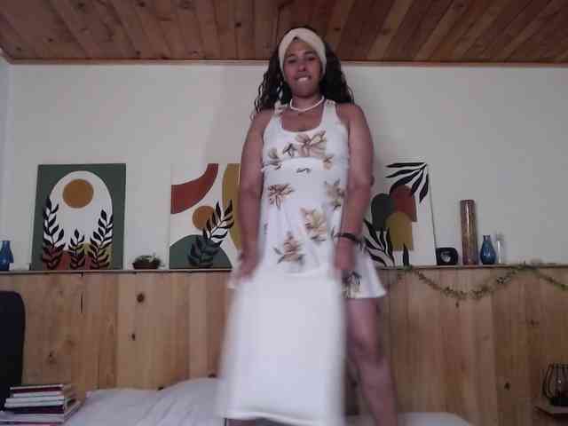 Ivonne-collins33 webcam