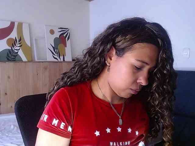 Ivonne-collins33 webcam