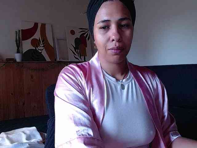 Ivonne-collins33 webcam