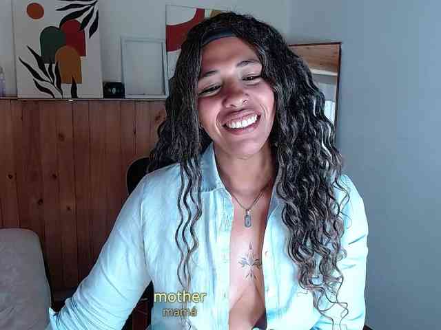 Ivonne-collins33 webcam