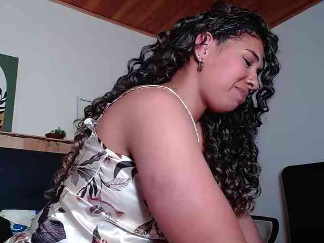 Ivonne-collins33 webcam