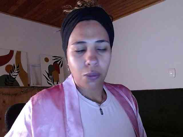 Ivonne-collins33 webcam