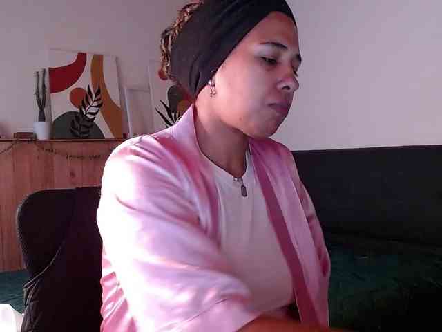 Ivonne-collins33 webcam