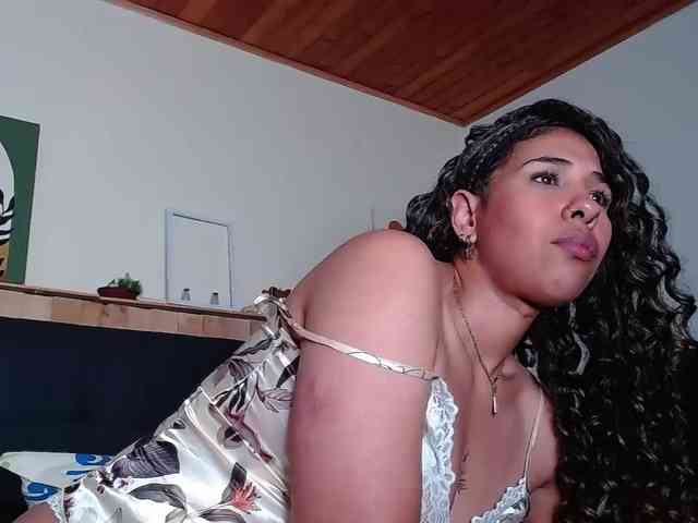 Ivonne-collins33 webcam