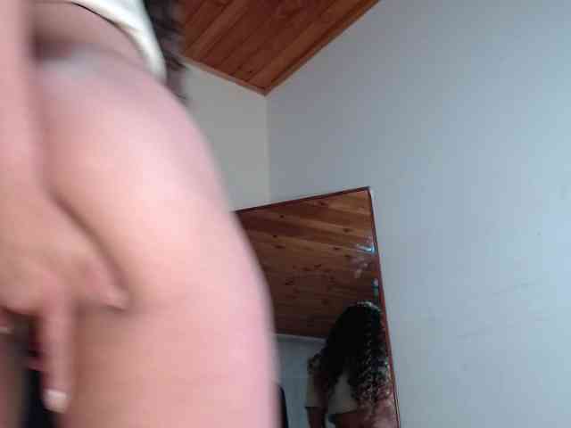 Ivonne-collins33 Live Webcam on BongaCams