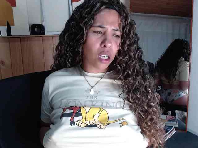 Ivonne-collins33 webcam