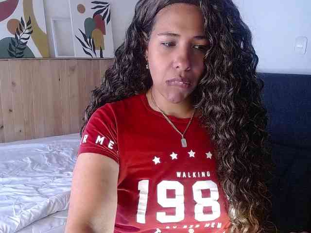 Ivonne-collins33 webcam