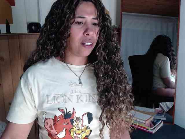 Ivonne-collins33 webcam