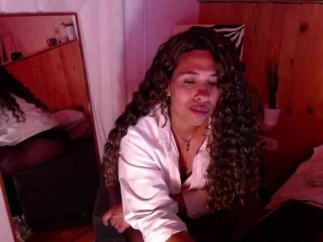 Ivonne-collins33 webcam