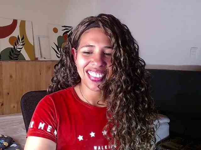 Ivonne-collins33 webcam