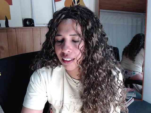 Ivonne-collins33 webcam