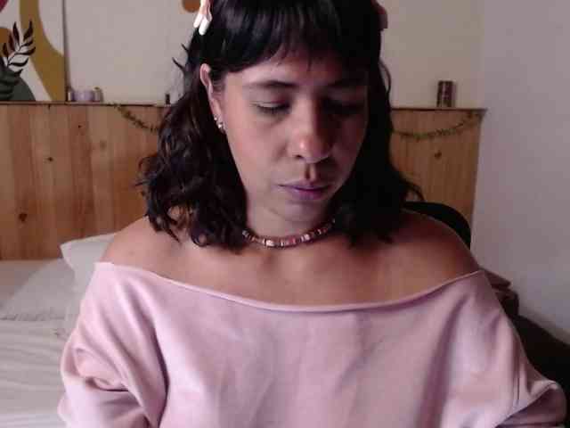 Ivonne-collins33 webcam