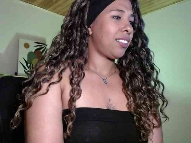 Ivonne-collins33 Live Webcam on BongaCams