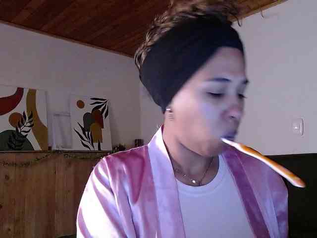 Ivonne-collins33 webcam