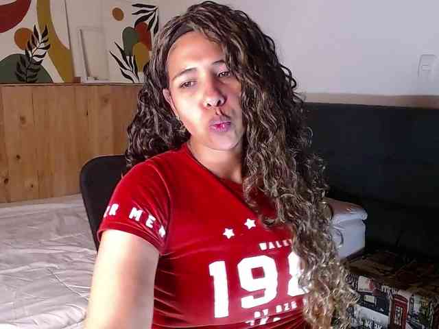 Ivonne-collins33 webcam