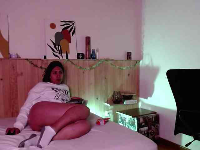 Ivonne-collins33 webcam