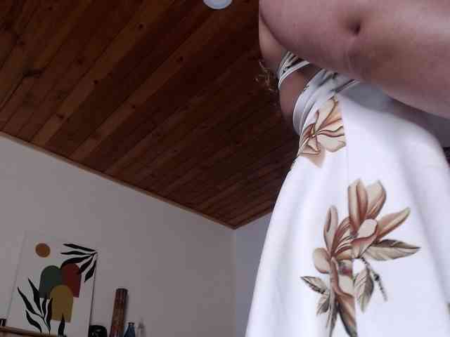 Ivonne-collins33 webcam