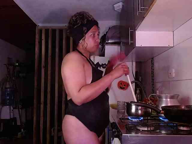 Ivonne-collins33 webcam