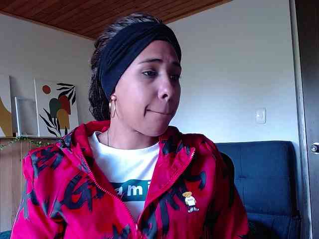 Ivonne-collins33 webcam