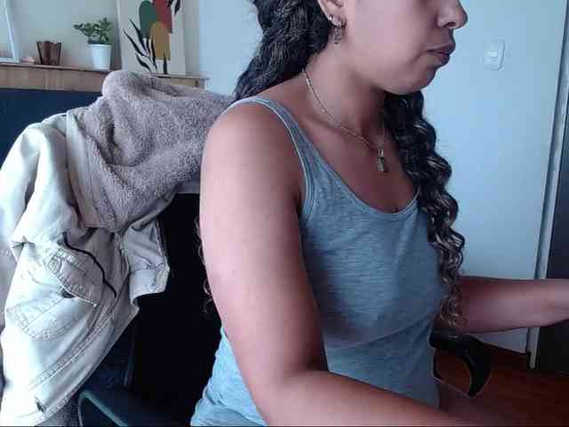 Ivonne-collins33 webcam